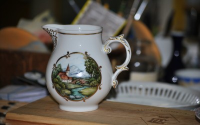 Brocchetta con paesaggio